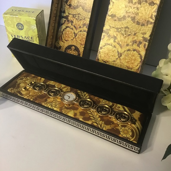 💎SOLD! LIKE NEW VERSACE 18k PLATED LIMITED ED WATCH - Picture 3 of 16